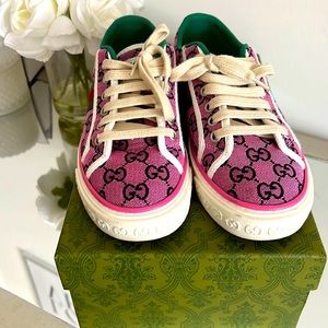 Women’s GG canvas sneakers